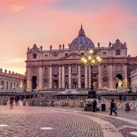 Vatican Exclusive アパート